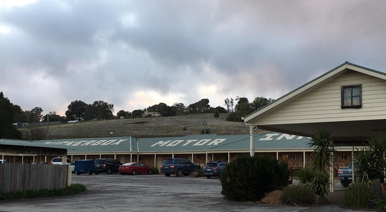 Tuckerbox Motor Inn 冈德盖 外观 照片